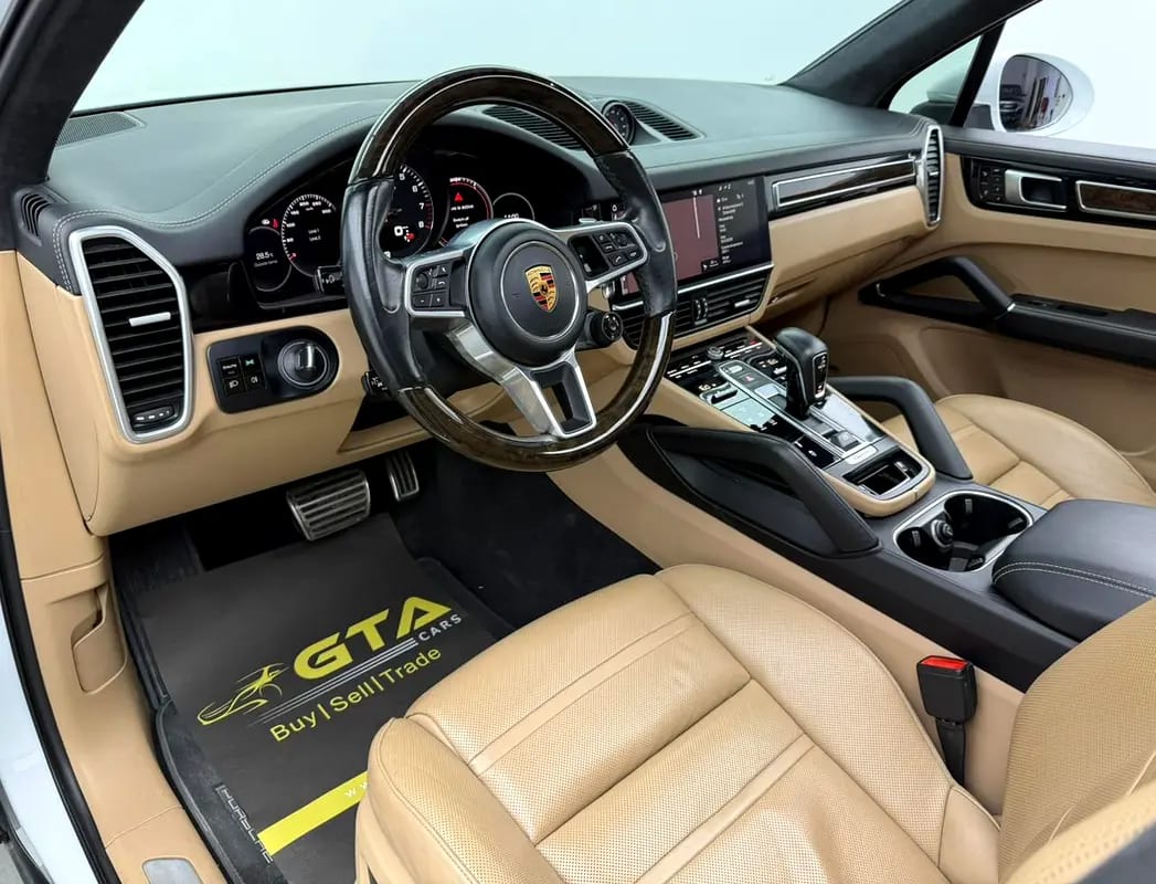 2018 Porsche Cayenne S, Full Porsche Service History, Sport Chrono Package, Excellent Condition, GCC - Thumbnail 10