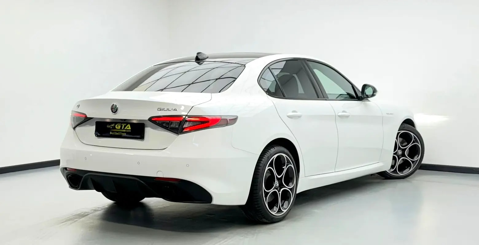 2025 Alfa Romeo Giulia Veloce Q2, 5 Years Alfa Warranty + Service Pack, Delivery Kms, GCC - Thumbnail 4
