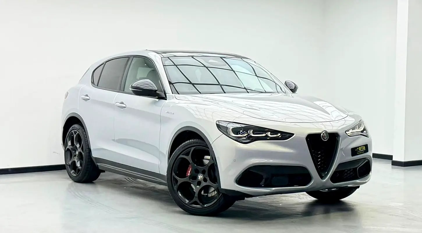 2025 Alfa Romeo Stelvio Q4 Veloce, 5 Years Warranty + Service Pack, Delivery Kms, Fully Loaded, GCC - Thumbnail 3