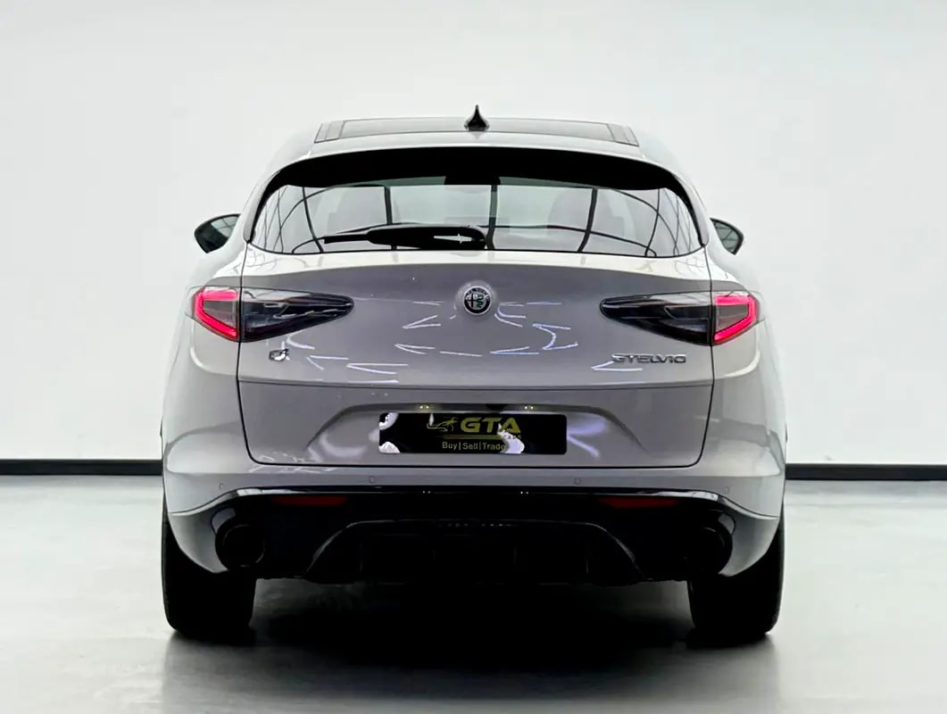 2025 Alfa Romeo Stelvio Q4 Veloce, 5 Years Warranty + Service Pack, Delivery Kms, Fully Loaded, GCC - Thumbnail 5