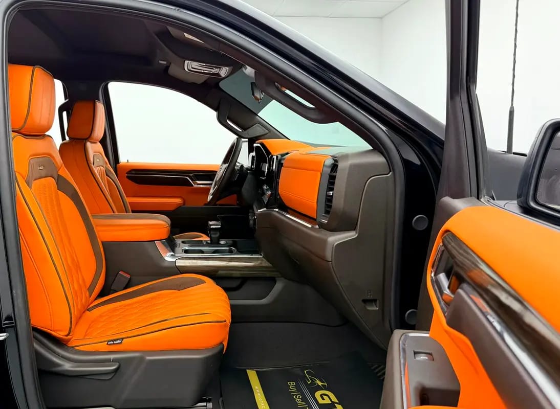2024 Chevrolet Silverado Trail Boss Z71 Shaheen Edition, 2028 Chevrolet Warranty, Very Low Km, GCC - Thumbnail 10