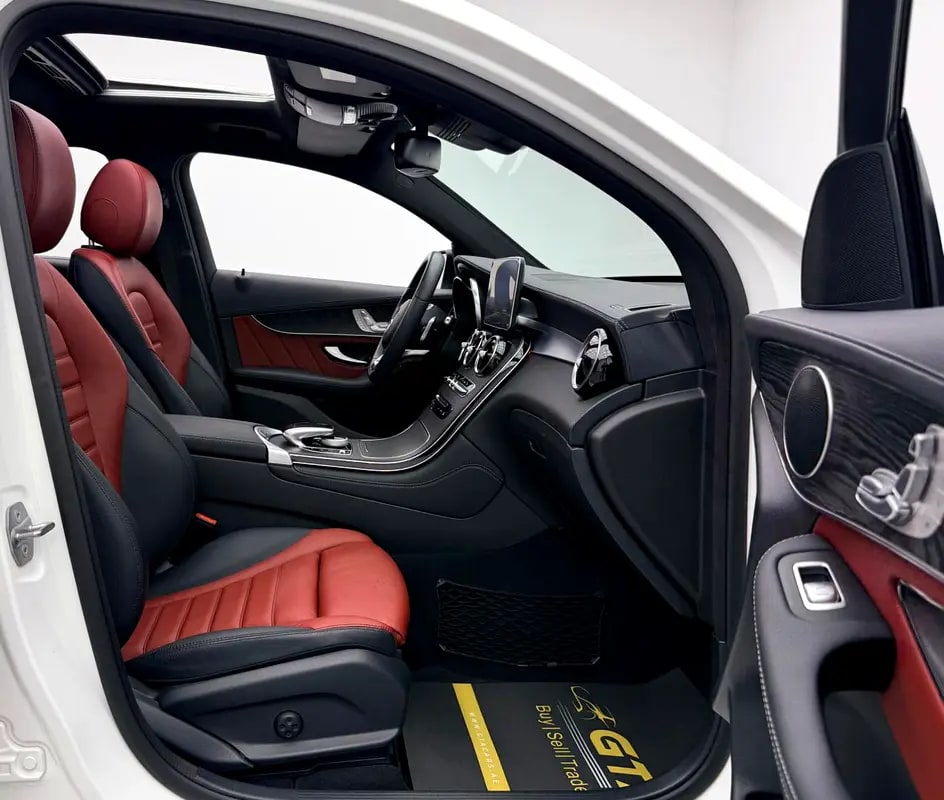 2019 Mercedes Benz GLC43 AMG 4MATIC Coupe, Warranty, 2027 GTA Service Pack, Excellent Condition, GCC - Thumbnail 10