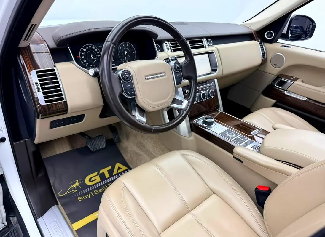 2017 Range Rover Vogue HSE Supercharged, Warranty, Full RR Service History, Fully Loaded, GCC - Thumbnail 10