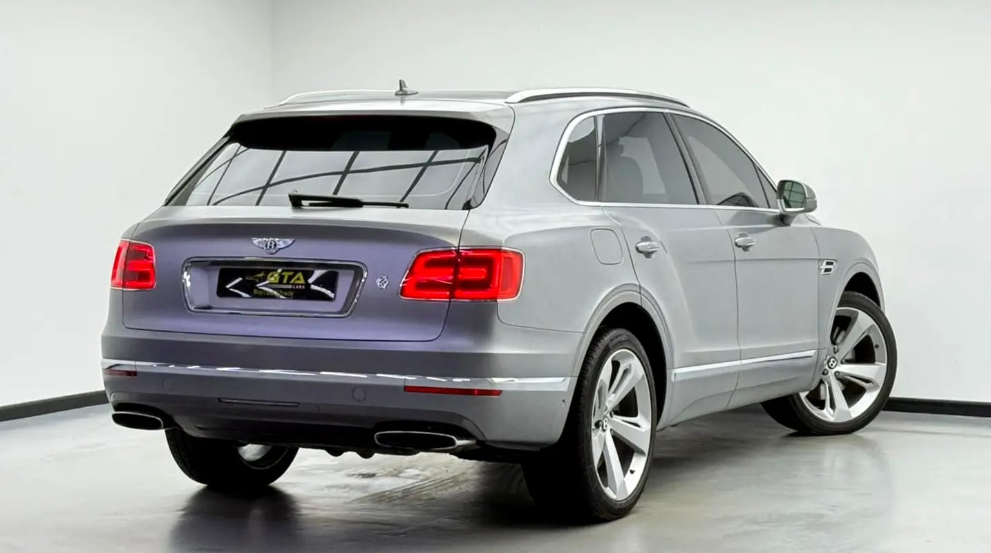 2017 Bentley Bentayga First Edition W12, Service History, Fully Loaded, Excellent Condition, GCC - Thumbnail 4