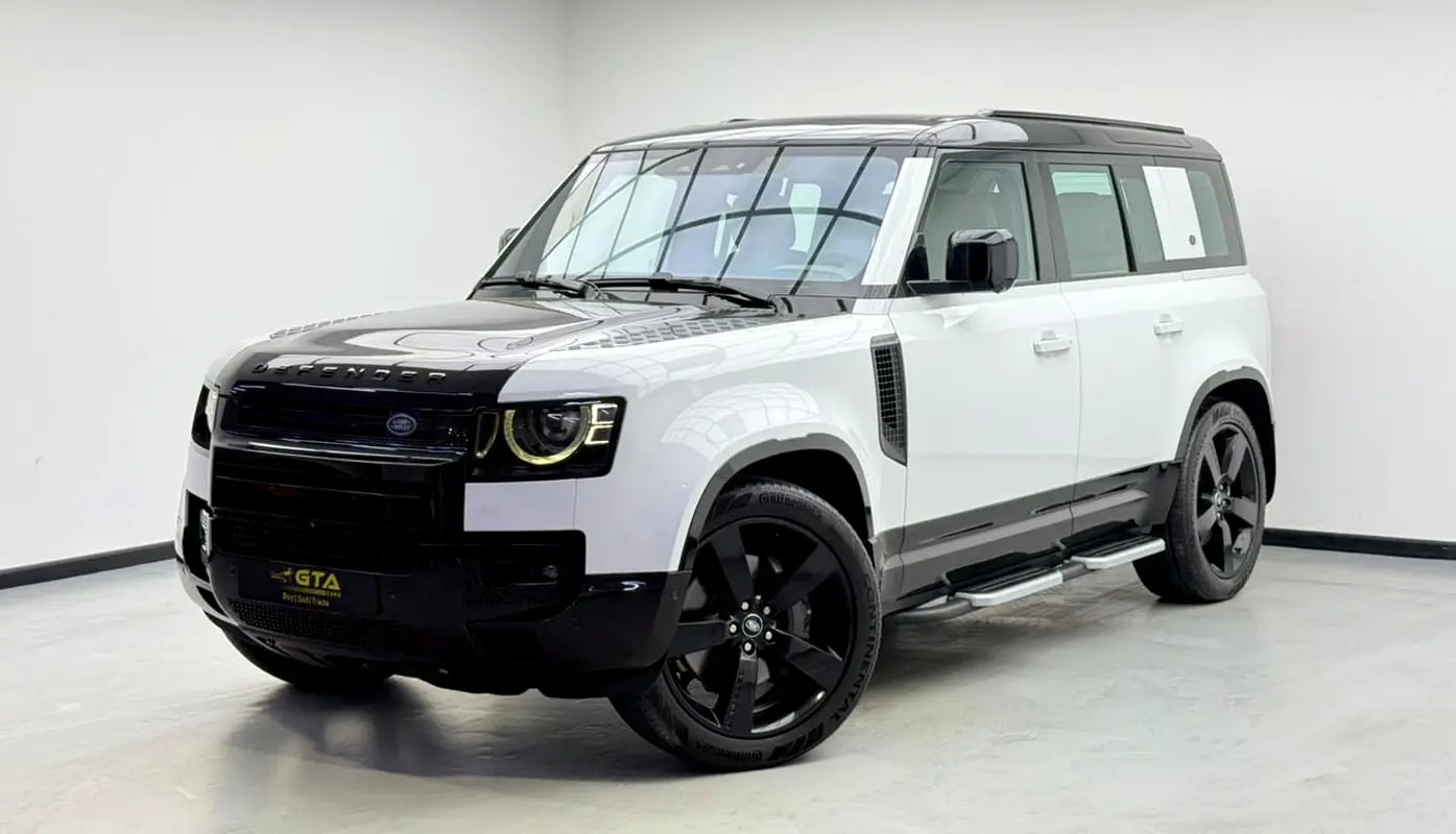2020 Land Rover Defender 110 SE P400, Warranty, Service History, Excellent Condition, GCC - Thumbnail 1