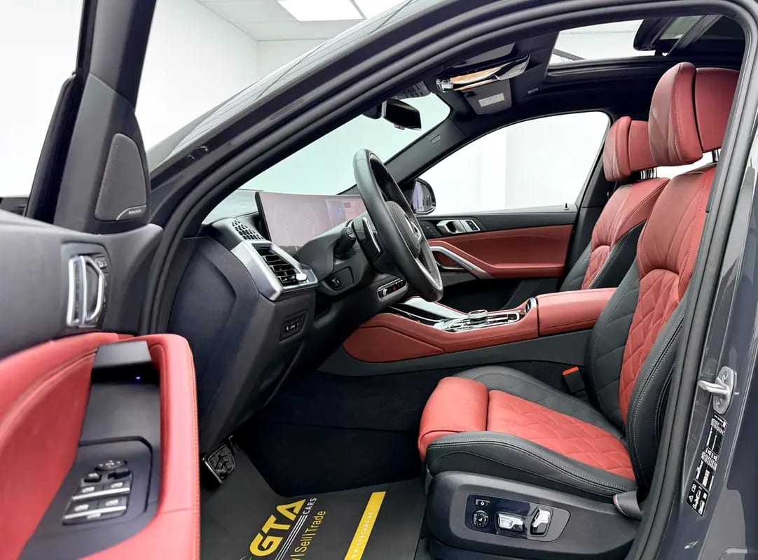 2025 BMW X6 xDrive40i M-Sport, 2030 BMW Warranty + Service Pack, Full BMW Service History, GCC - Thumbnail 8