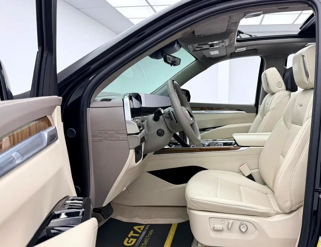 2025 Cadillac Escalade Sport Platinum, 2030 Cadillac Warranty + Service Pack, Very Low Km, GCC - Thumbnail 8