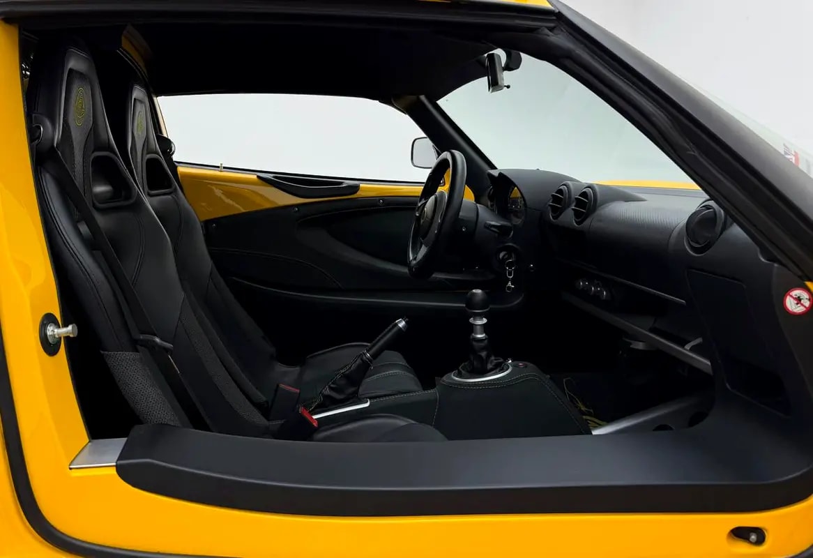 2015 Lotus Exige S, Full Lotus Service History, Very Low Km, Excellent Condition, GCC - Thumbnail 10