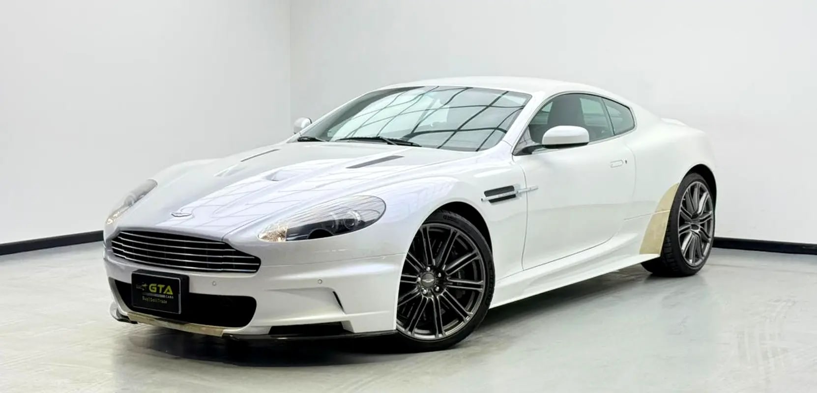 2009 Aston Martin DBS, Full Aston Martin Service History, Very Low Km, Excellent Condition, GCC - Thumbnail 1