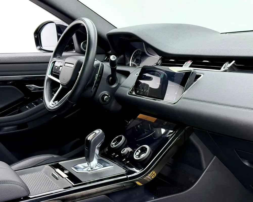 2023 Range Rover Evoque Dynamic SE, 2027 RR Warranty + Service Pack, Full RR Service History, GCC - Thumbnail 7