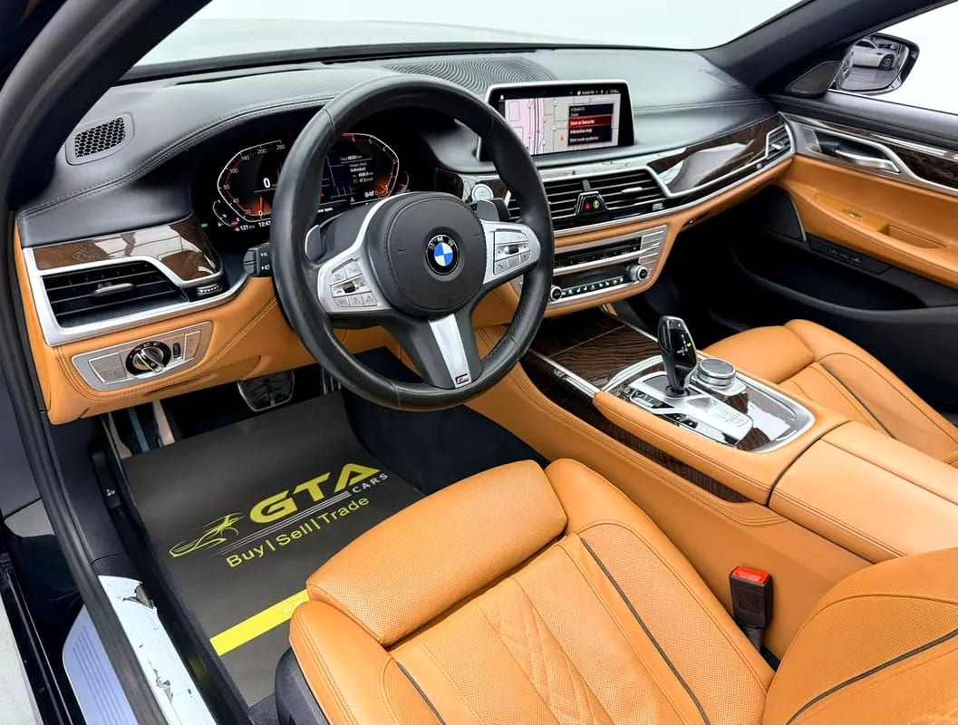 2021 BMW 730Li M-Sport, Warranty, Full BMW Service History, Fully Loaded, Excellent Condition, GCC - Thumbnail 10