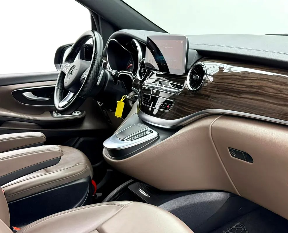 2023 Mercedes Benz V250 Premium, Warranty, 8 Seater, Fully Loaded, Excellent Condition, GCC - Thumbnail 7