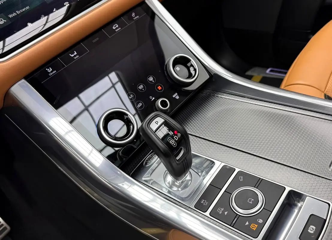 2022 Range Rover Sport HSE Dynamic, Range Rover Service History, 10/2027 Range Rover Warranty, GCC - Thumbnail 10