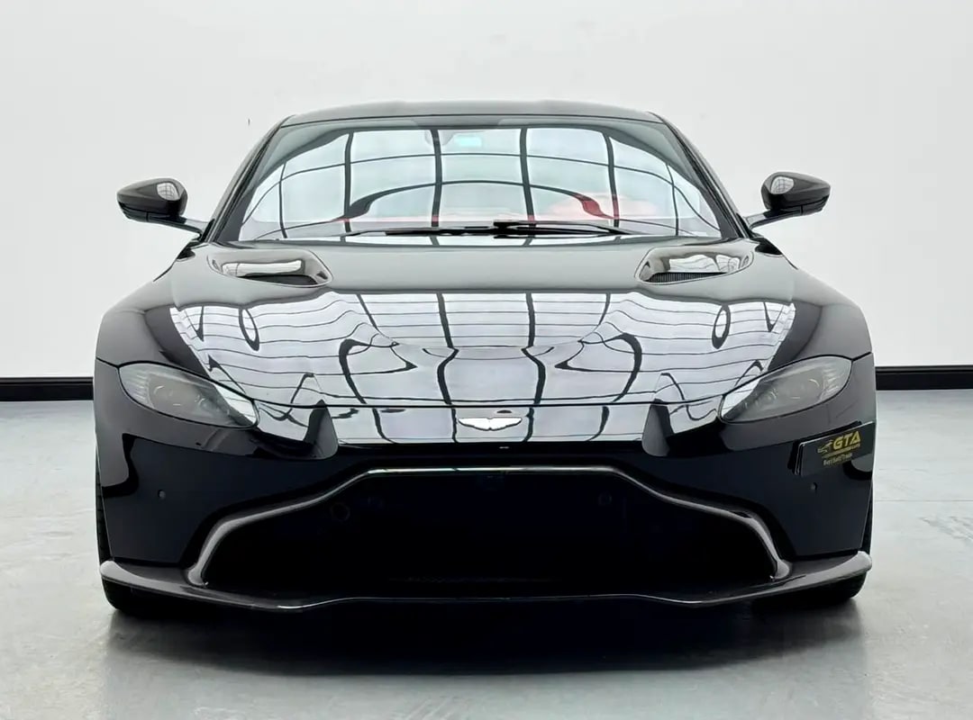 2019 Aston Martin Vantage, 4/2027 Aston Martin Warranty, Aston Martin Service History, GCC - Thumbnail 2