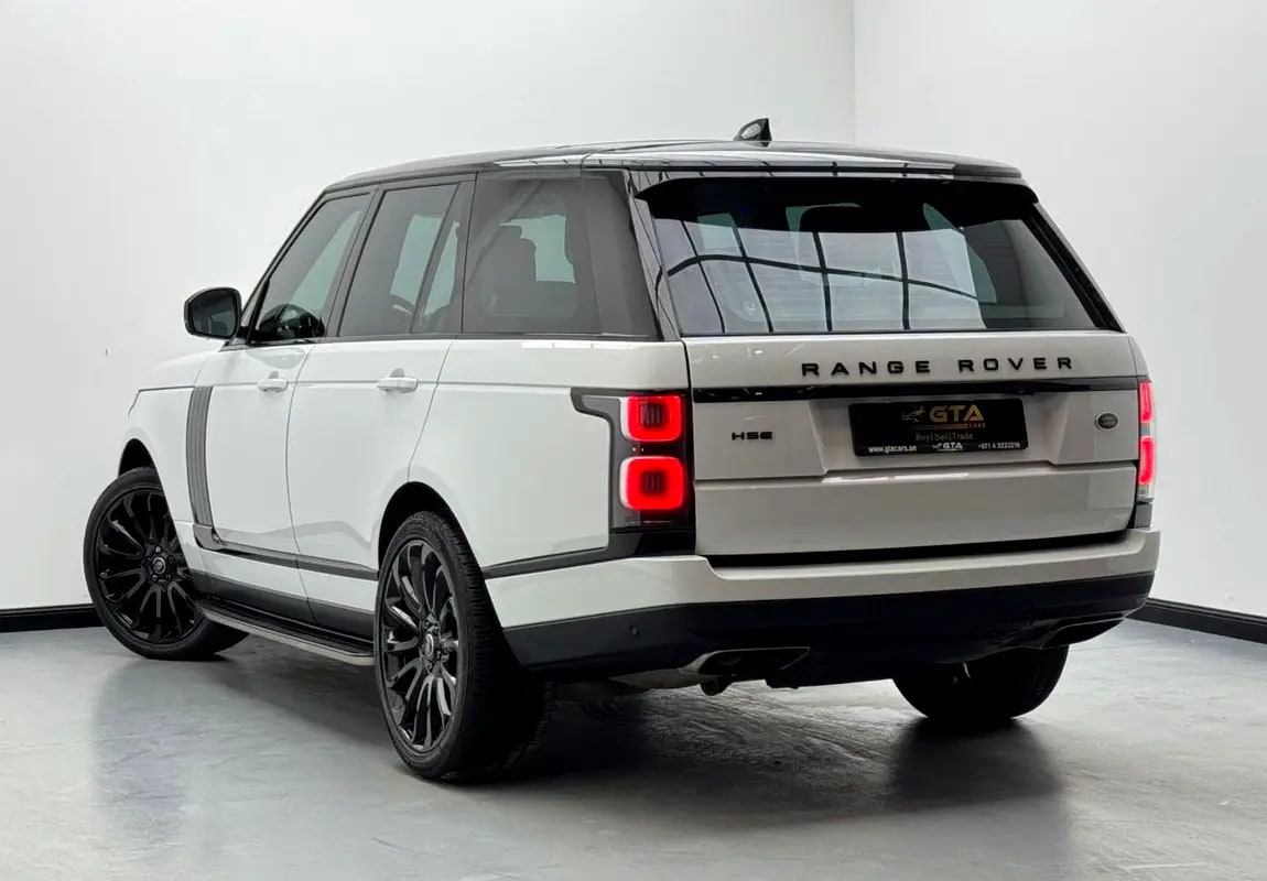 2019 Range Rover Vogue HSE, 1 Year Warranty, Full Service History, Excellent Condition, GCC - Thumbnail 4
