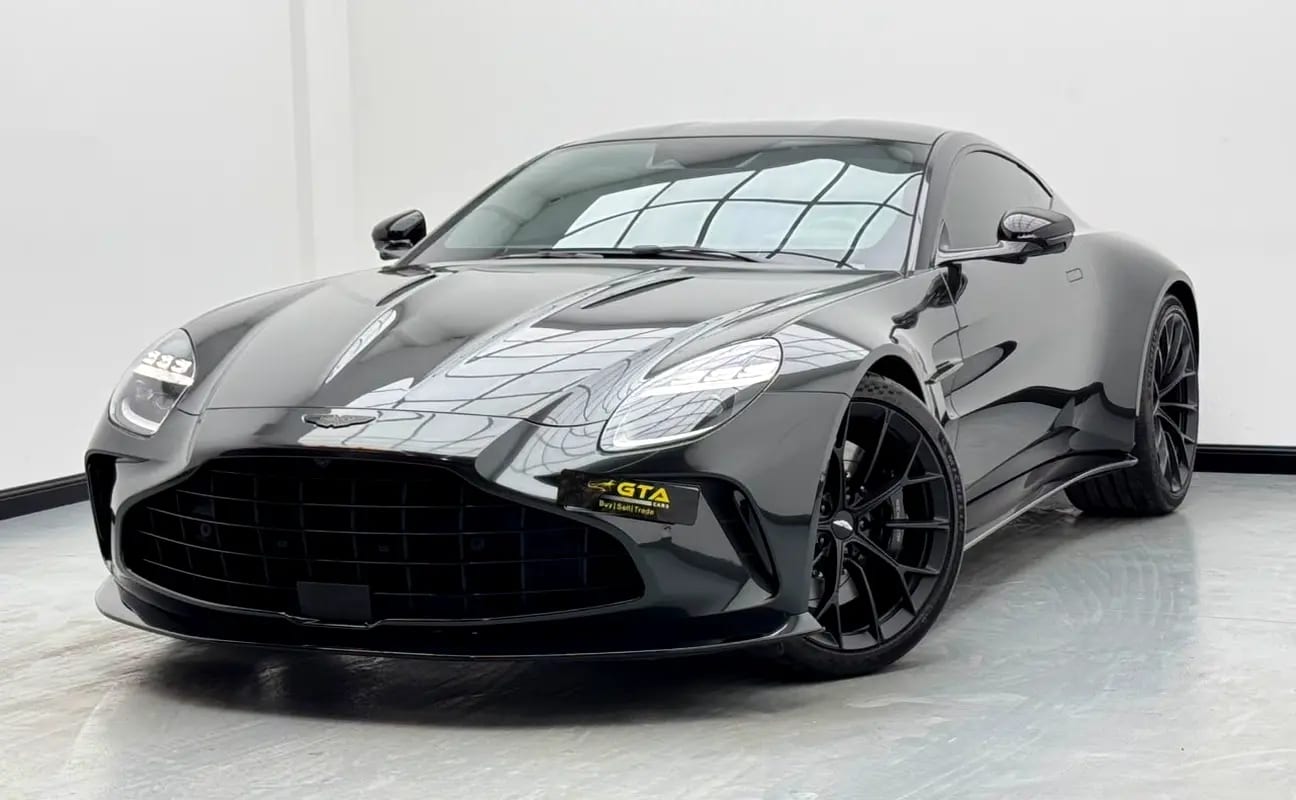 2025 Aston Martin Vantage V8, 11/2028 Aston Martin Warranty, Excellent Condition, GCC