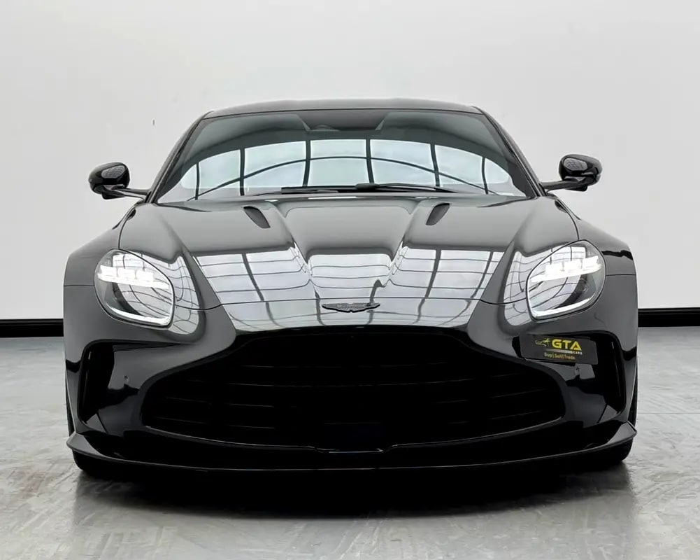 2025 Aston Martin Vantage V8, 11/2028 Aston Martin Warranty, Excellent Condition, GCC - Thumbnail 2