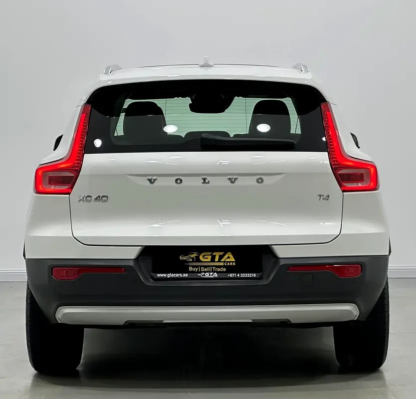 2022 Volvo XC40 T4,  Warranty, Full Volvo Service History, Low Kms, GCC - Thumbnail 5
