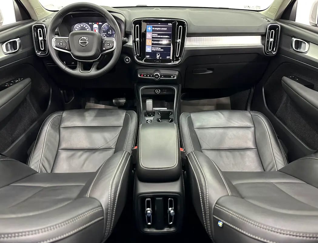 2022 Volvo XC40 T4,  Warranty, Full Volvo Service History, Low Kms, GCC - Thumbnail 10