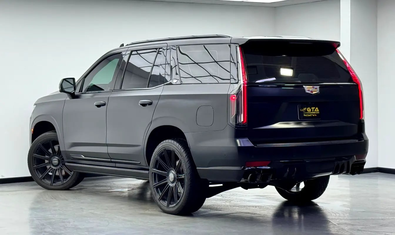 2023 Cadillac Escalade V, Jan 2027 Cadillac Warranty and Service Pack, Excellent Condition, GCCC - Thumbnail 6