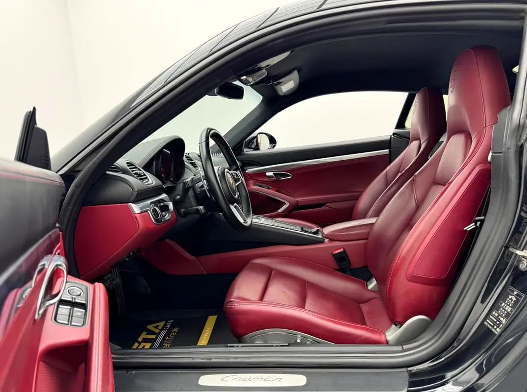 2017 Porsche 718 Cayman, Full Service History, Excellent Condition, GCC - Thumbnail 10