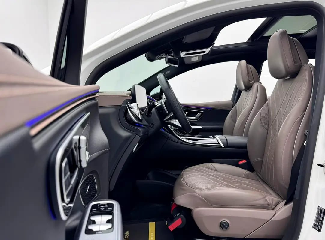 2023 Mercedes-Benz EQE 350 4Matic, 2028 Mercedes Warranty, 2028 Mercedes Service Pack, GCC - Thumbnail 10