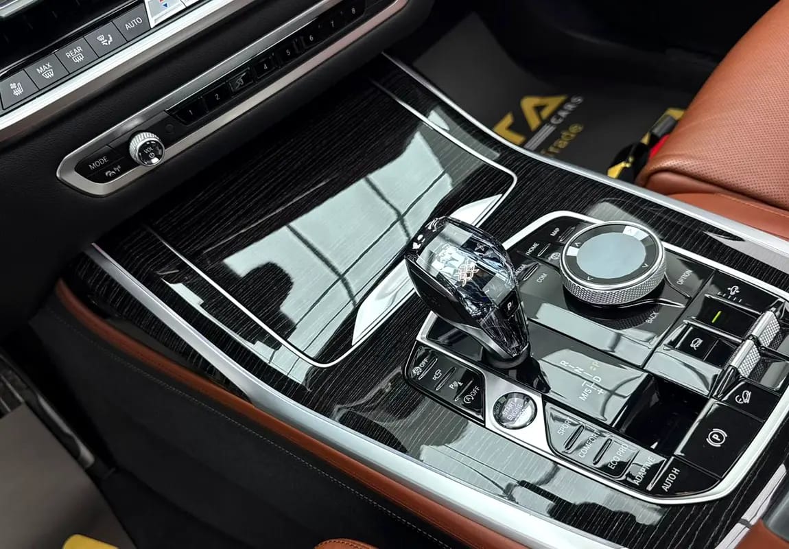 2019 BMW X7 xDrive50i M-Sport, 1 Year Warranty, Feb / 2027 BMW Service Pack, GCC - Thumbnail 10
