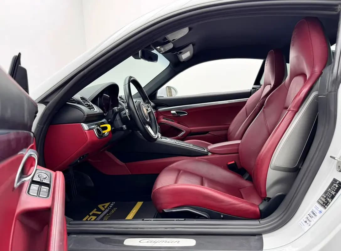 2020 Porsche 718 Cayman, 1 Year Warranty, Full Service History, Excellent Condition, GCC - Thumbnail 10