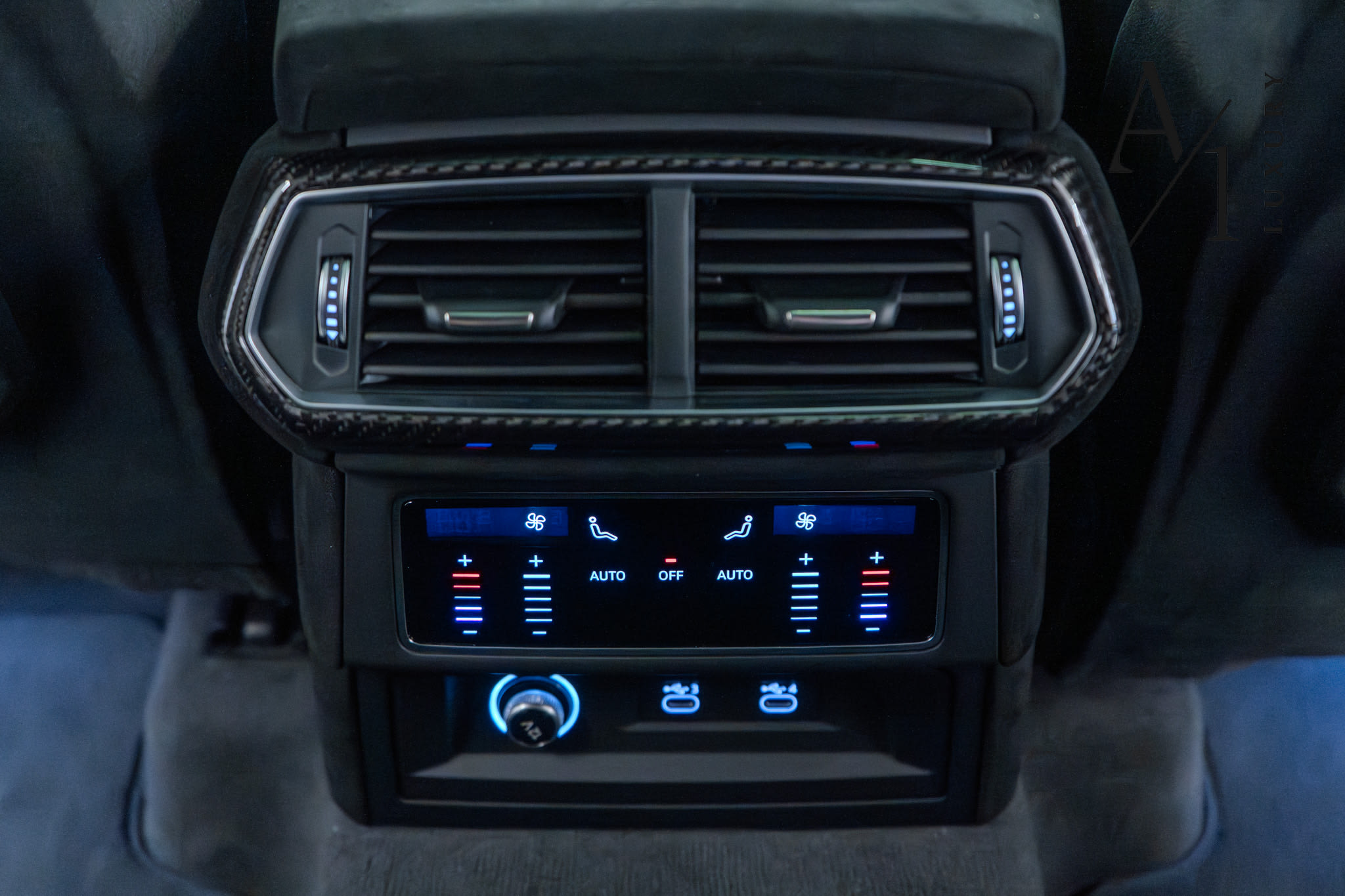 2023 Lamborghini Urus Performante, Brand New Condition, Fully Loaded, Carbon Fiber Package - Thumbnail 15