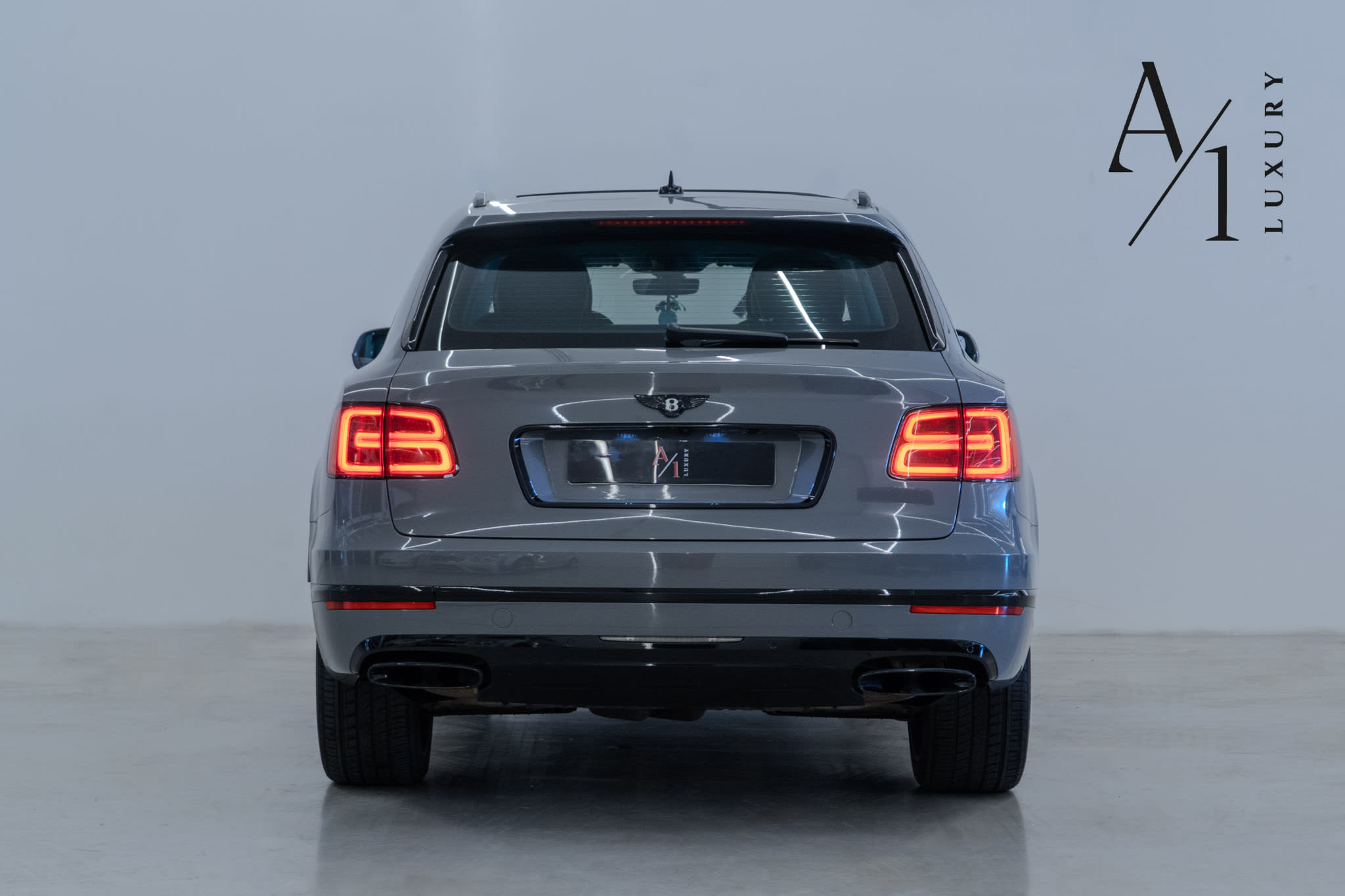 2017 Bentley Bentayga W12, With Full Service History, Excellent Condition, GCC Specs - Thumbnail 5