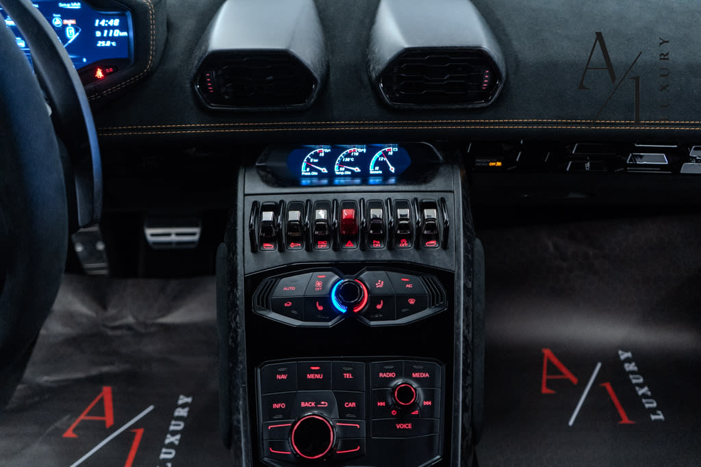 2019 Lamborghini Huracan Perfomante, Fully Loaded, Carbon Fiber Edition, Brand New Condition - Thumbnail 9