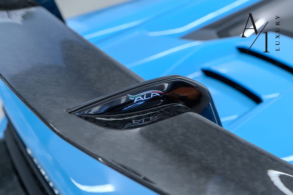 2019 Lamborghini Huracan Perfomante, Fully Loaded, Carbon Fiber Edition, Brand New Condition - Thumbnail 14