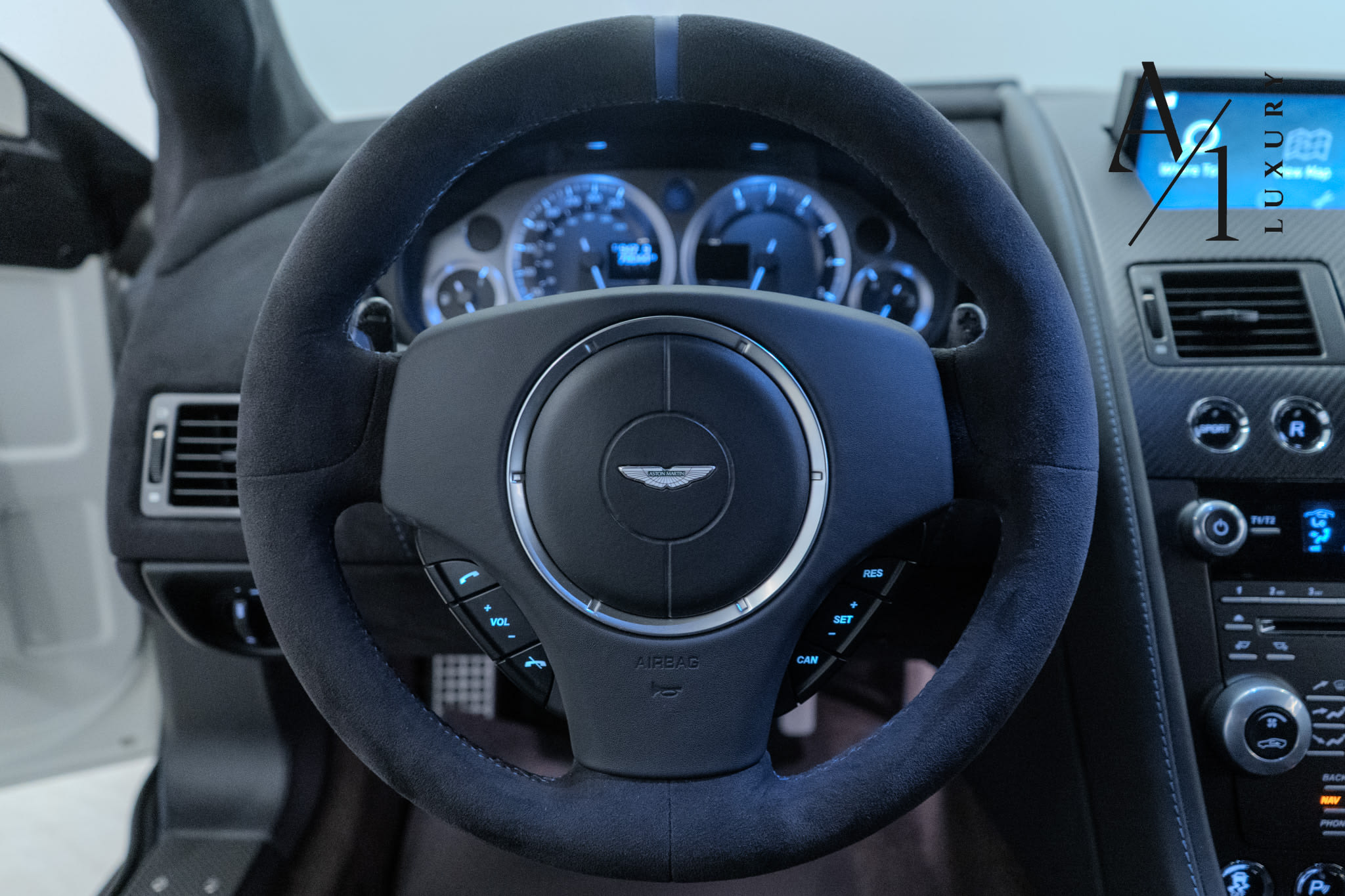 2015 Aston Martin Vantage, With Full Service History, Pristine Condition, GCC Specs - Thumbnail 10