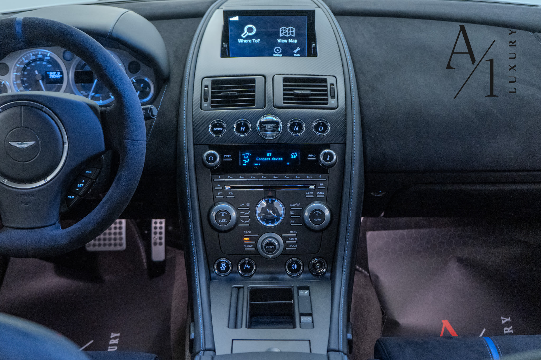 2015 Aston Martin Vantage, With Full Service History, Pristine Condition, GCC Specs - Thumbnail 11