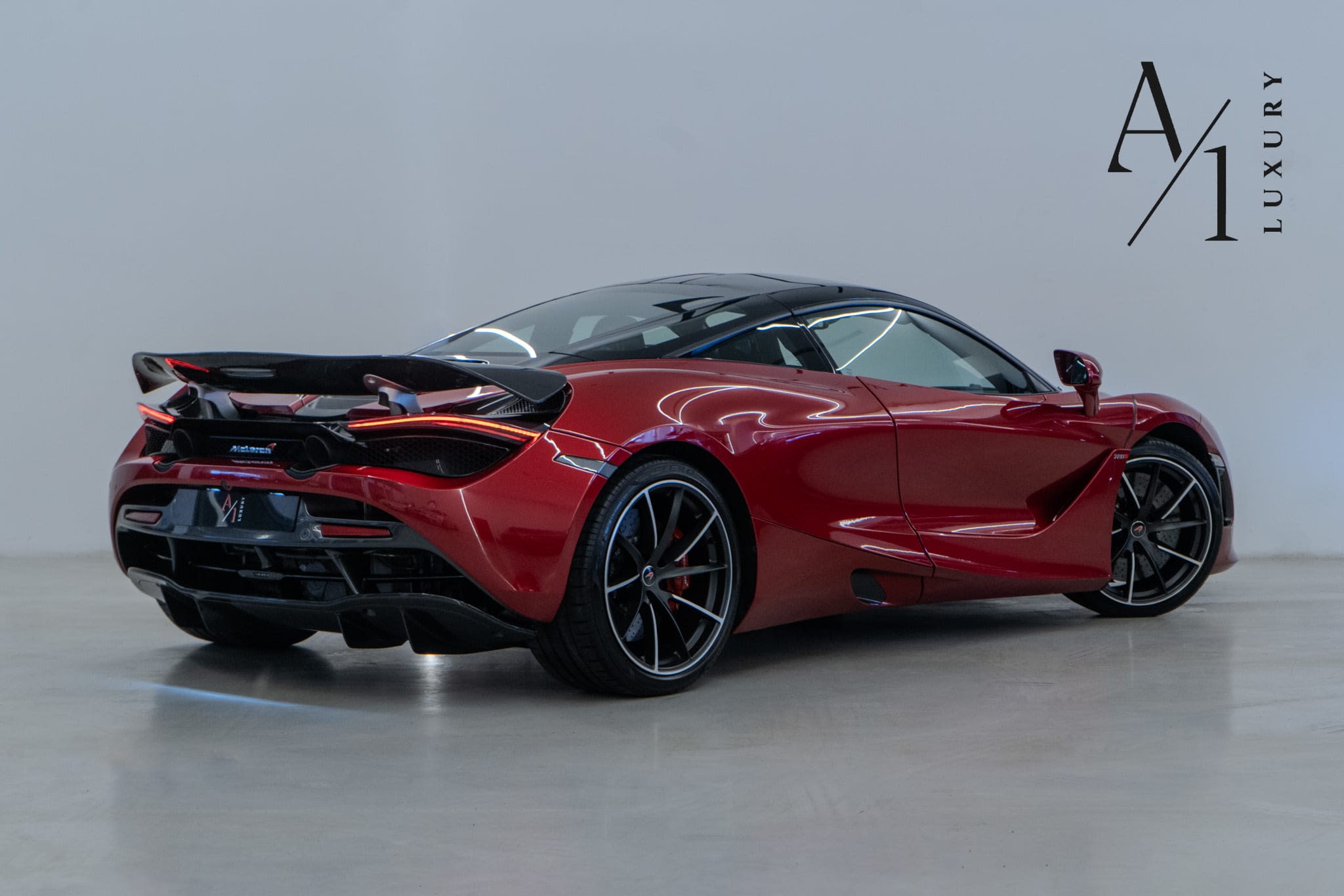 2018 Mclaren 720s, With Warranty, Excellent Condition, Fully Loaded, GCC Spec  - Thumbnail 3