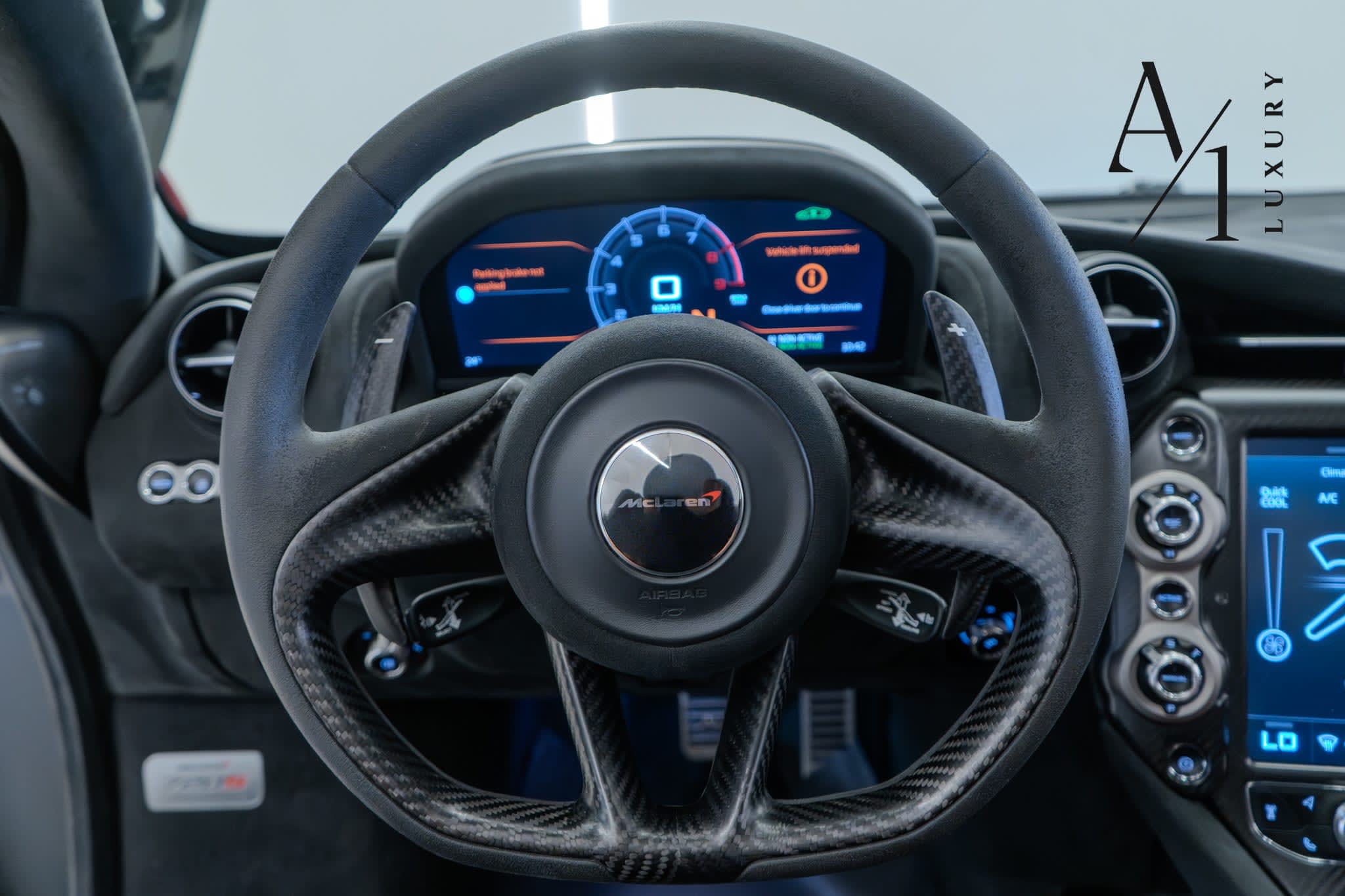 2018 McLaren 720S, With Warranty, Carbon Fibre Package, Excellent Condition, GCC Specs - Thumbnail 10