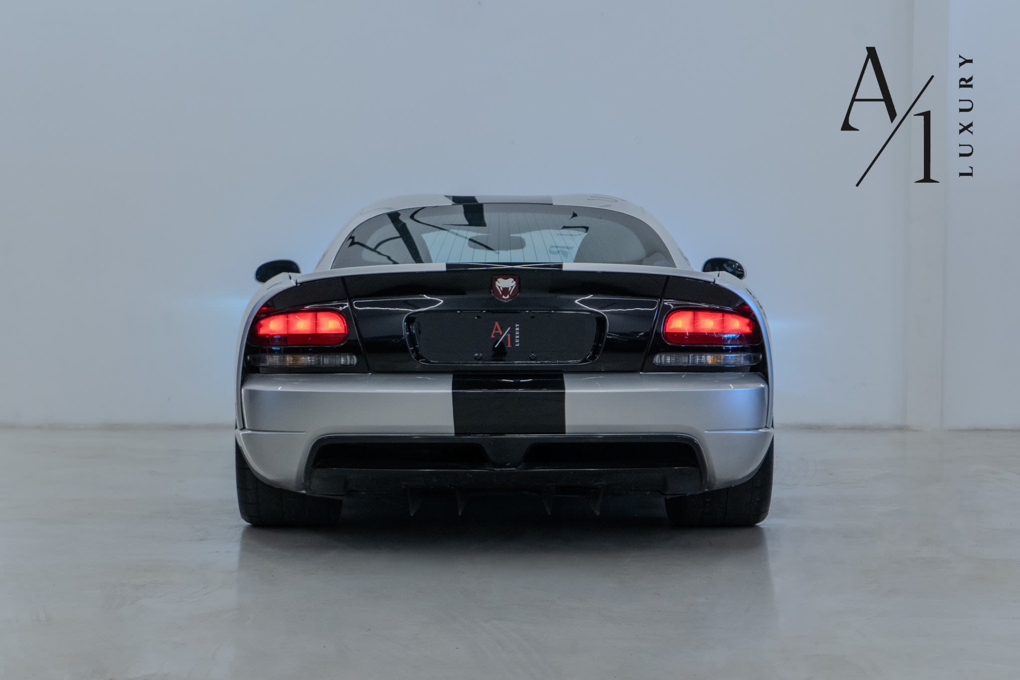 2009 Dodge Viper, Limited Edition (68 OF 100) SRT 10, Excellent Condition, 8.4L-V10, American Spec - Thumbnail 4