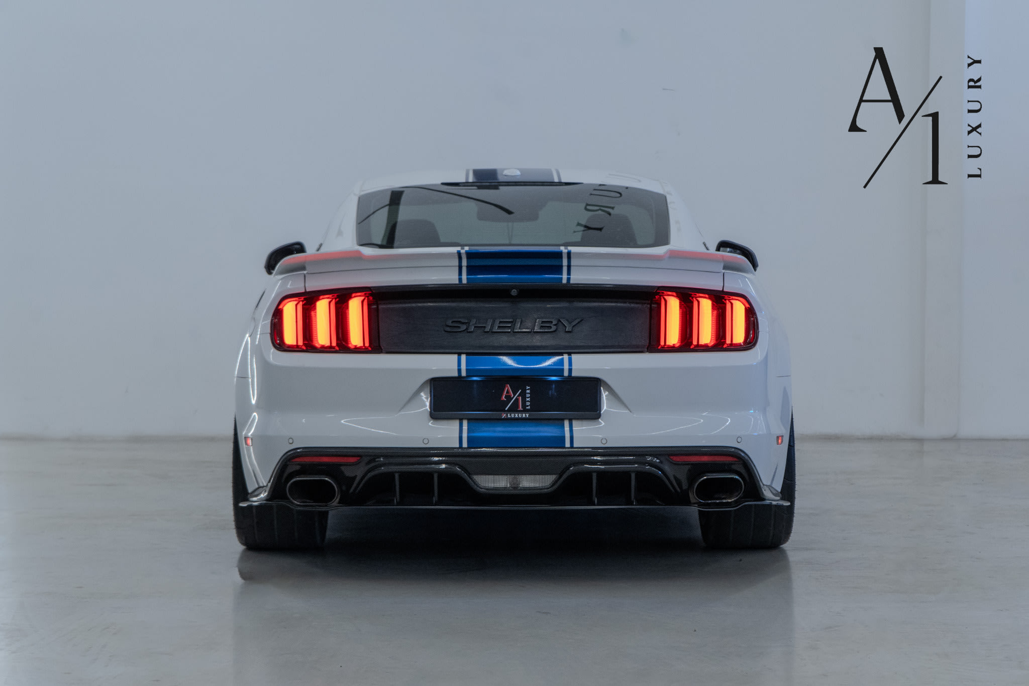 2017 Ford Mustang Shelby (Super Snake) 50 Anniversary Edition, Carbon Fibre, Excellent Condition, GCC Spec - Thumbnail 6