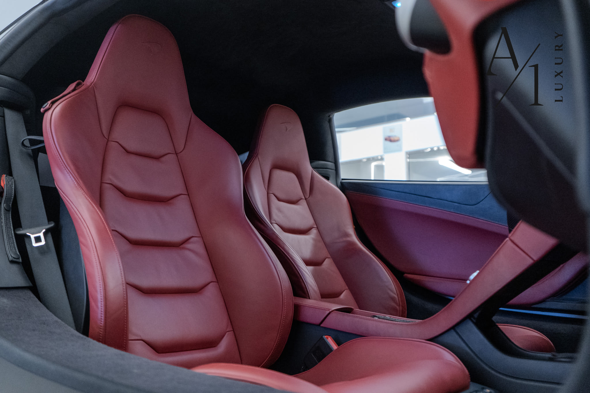 2015 Mclaren 650s, Fully Loaded, Excellent Condition, Carbon Fibre Interior/Exterior, GCC Spec - Thumbnail 11