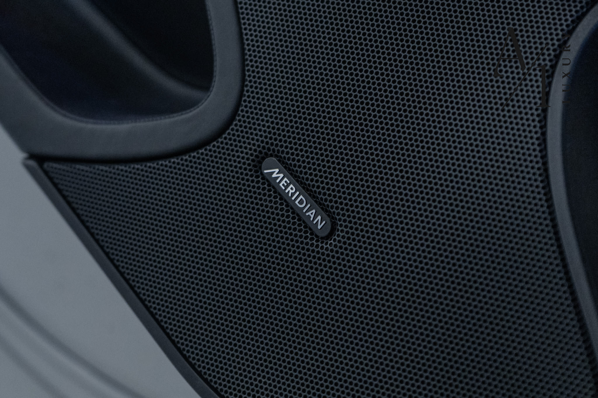 2015 Mclaren 650s, Fully Loaded, Excellent Condition, Carbon Fibre Interior/Exterior, GCC Spec - Thumbnail 16