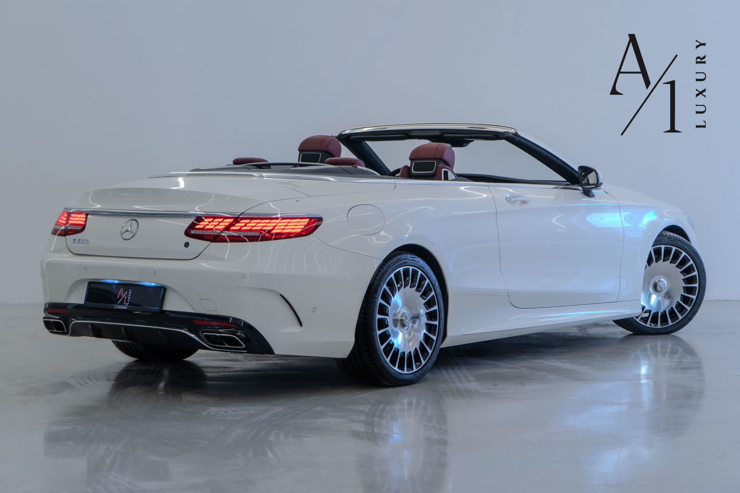 2018 Mercedes Benz S560 Convertible V8, Service History, Fully Loaded, Excellent Condition, GCC Spec - Thumbnail 3