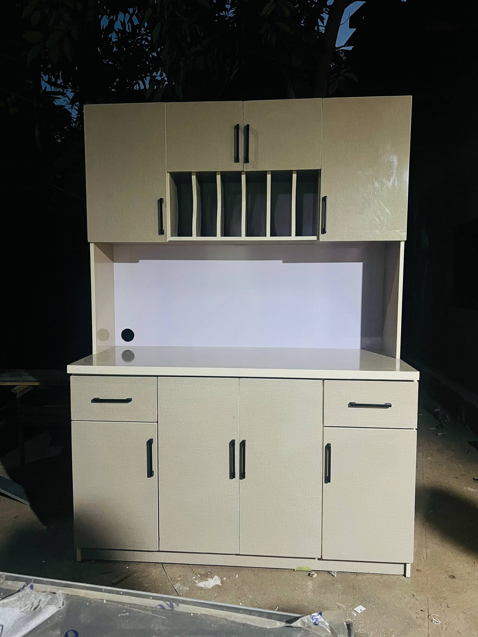 Kitchen cabinet