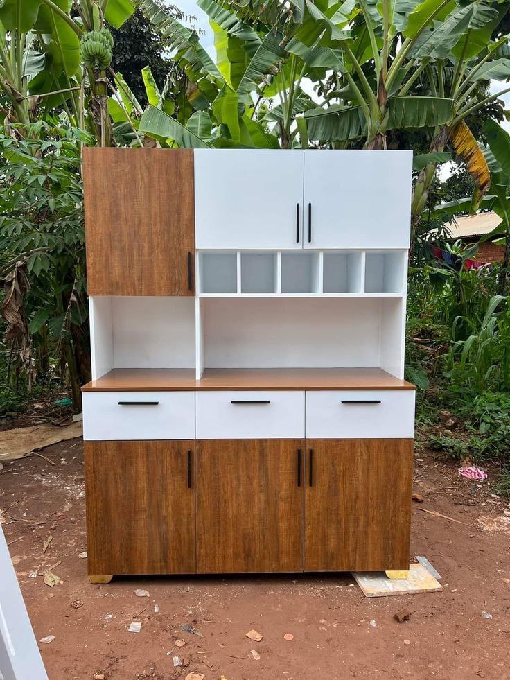 Kitchen cabinet