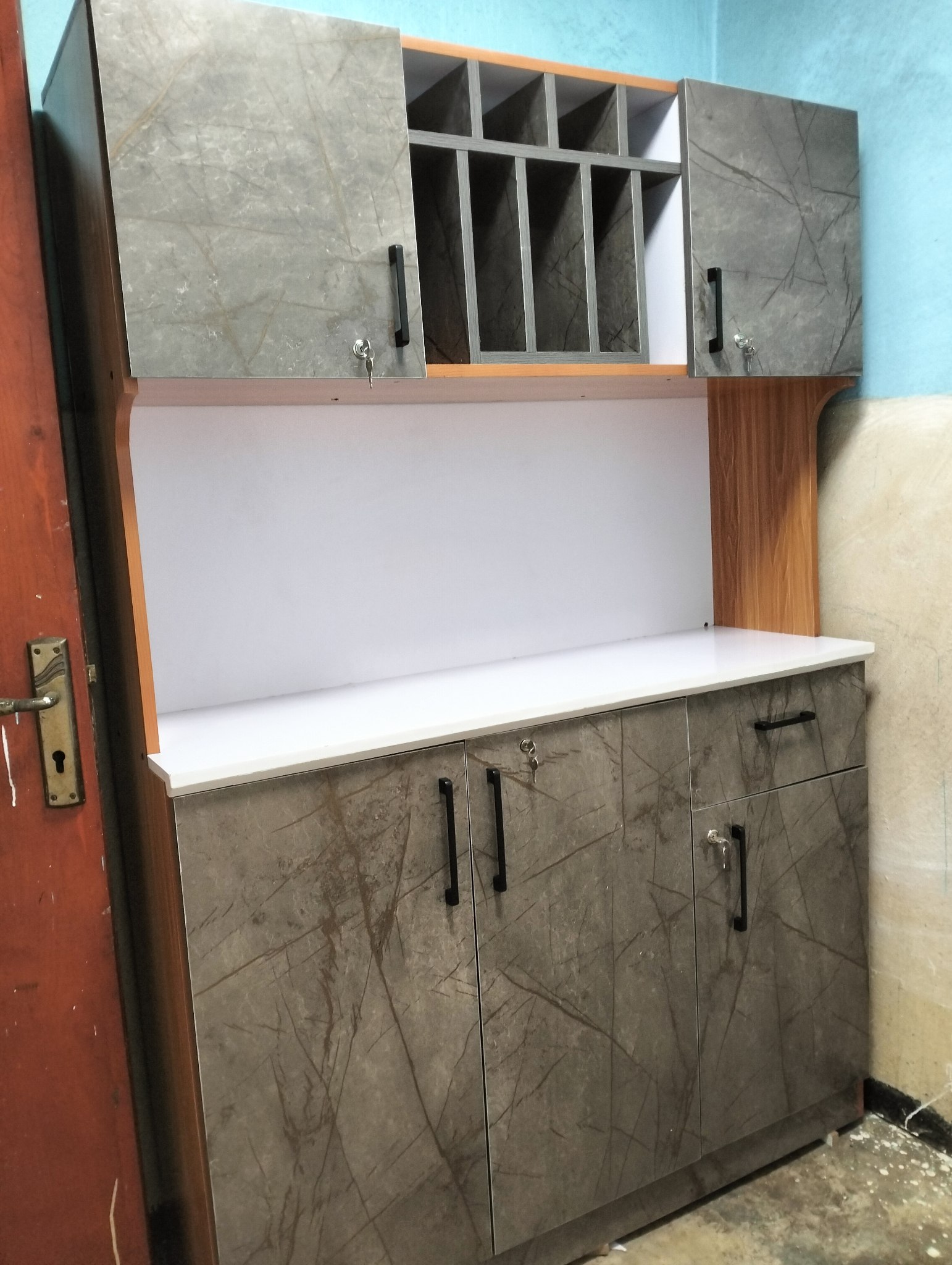 Kitchen cabinet
