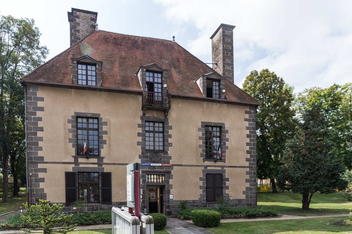 La mairie de Lempdes, commune de l’est clermontois dans le Puy-de-Dôme