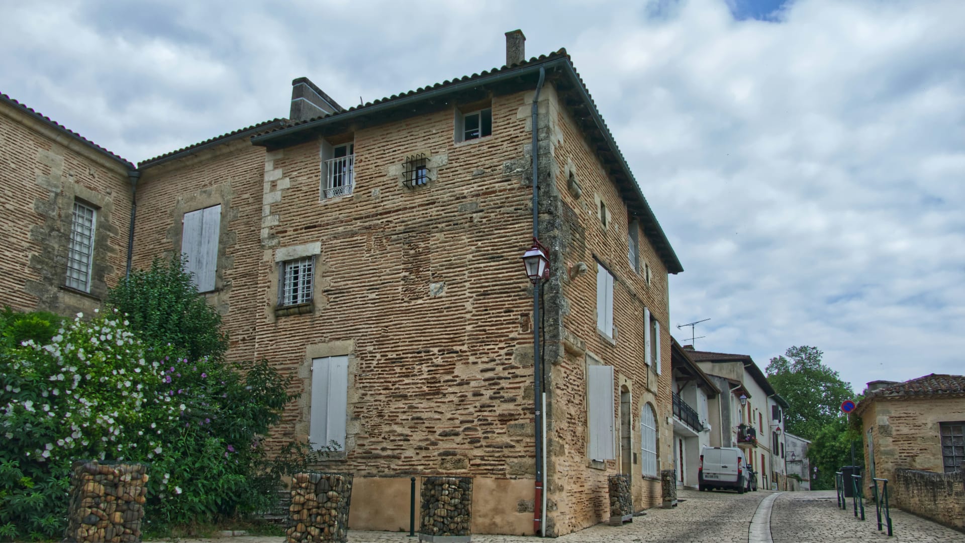 Maison française : prêt relais senior pour acheter avant de vendre