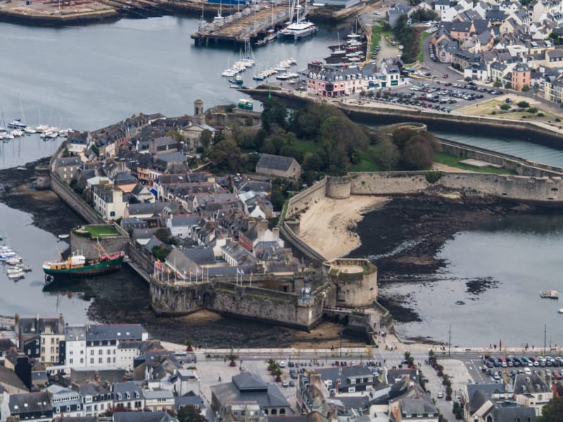 La Ville Close fortifiée et le port de pêche de Concarneau