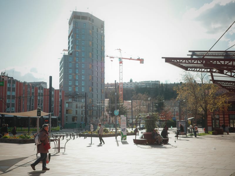 Place animée du centre de Saint-Étienne
