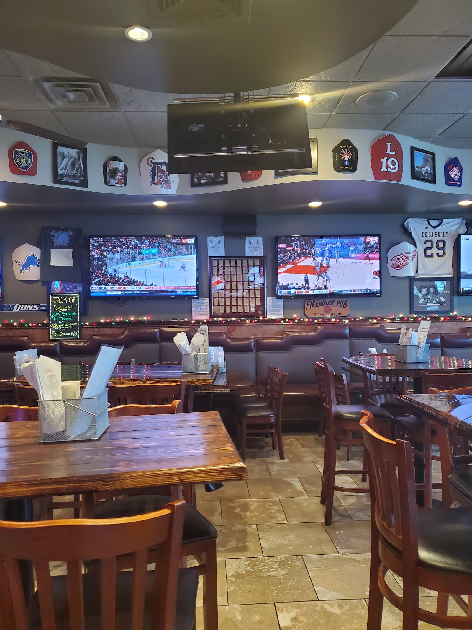 The Firehouse Pub logo