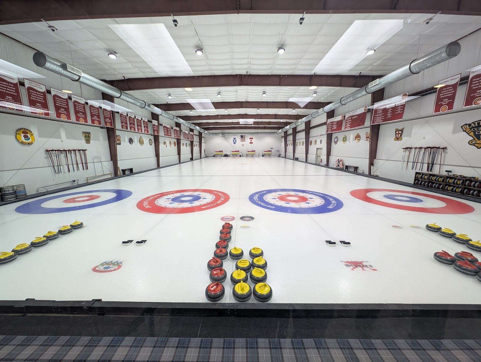 Detroit Curling Club logo